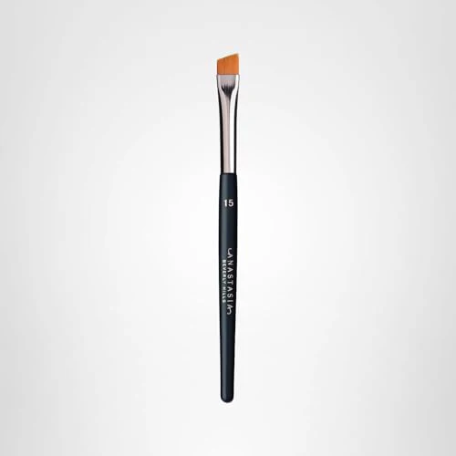 Anastasia Beverly Hills - Brush #15 - Mini Angled Eyebrow Brush - Image 2