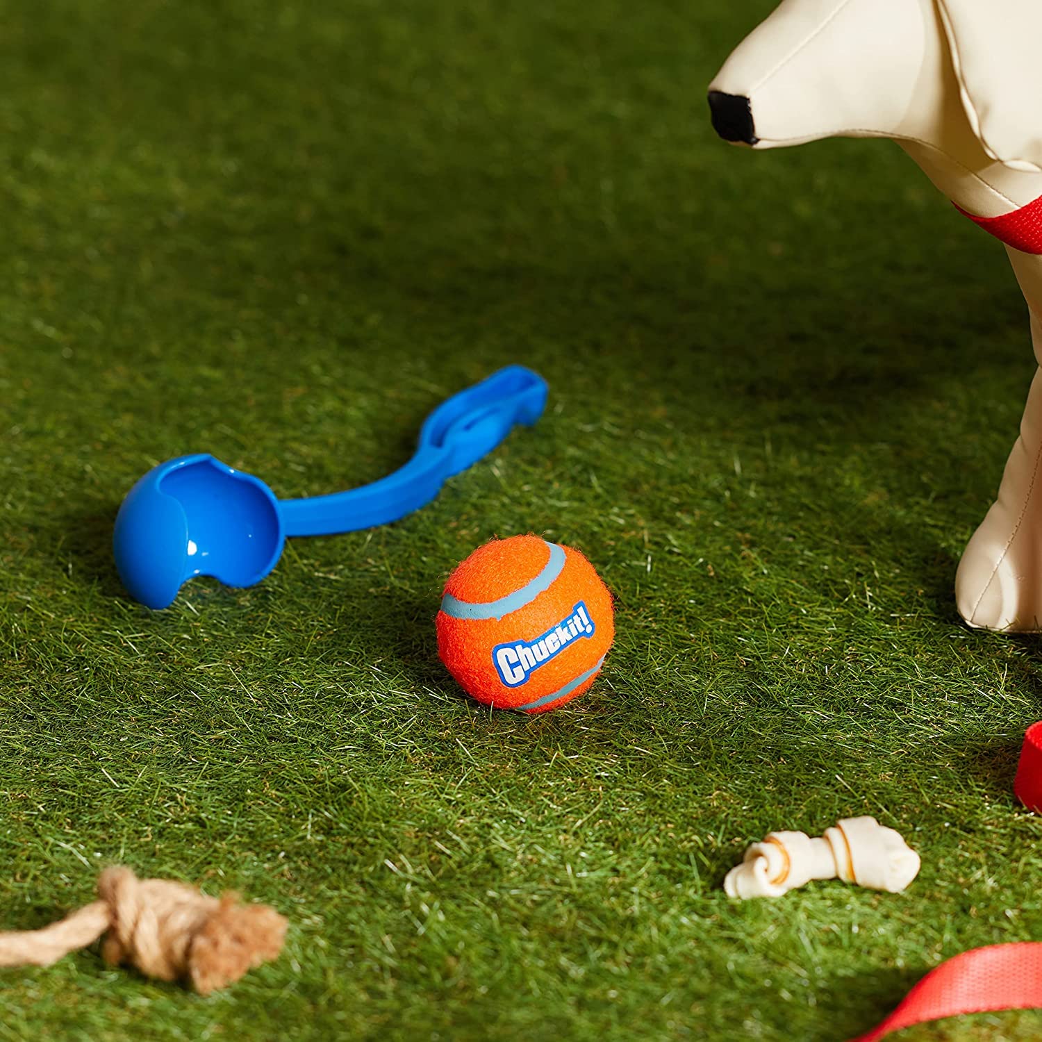 Chuckit Pocket Ball Launcher Medium Ball - 12" Launcher (4 Pack) - Image 2