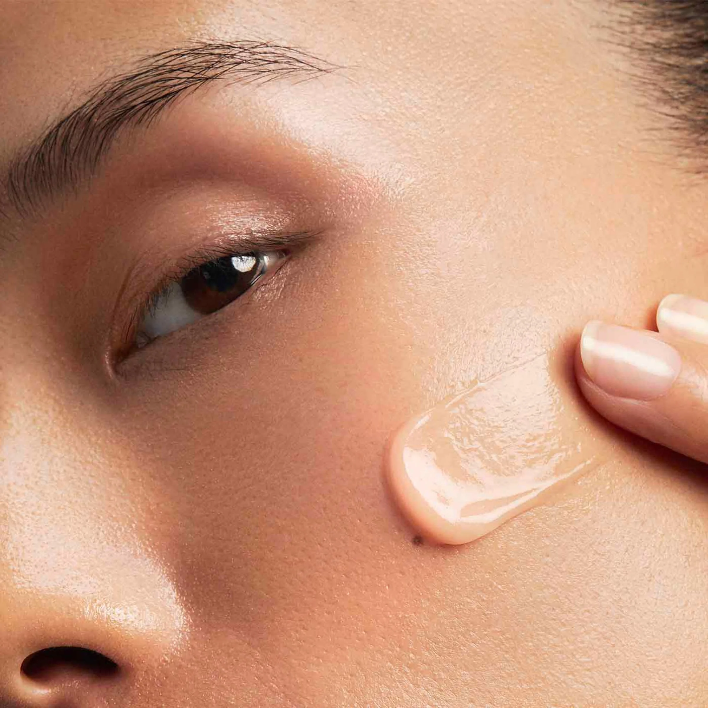 Clarins Beauty Flash Balm | 3-In-1 Hydrating 10-Minute Face Mask, Make-Up Primer, or Quick Pick Me Up Radiance Booster | Moisturizes, Brightens and Visibly Tightens | Non-Oily and Non-Comedogenic - Image 7