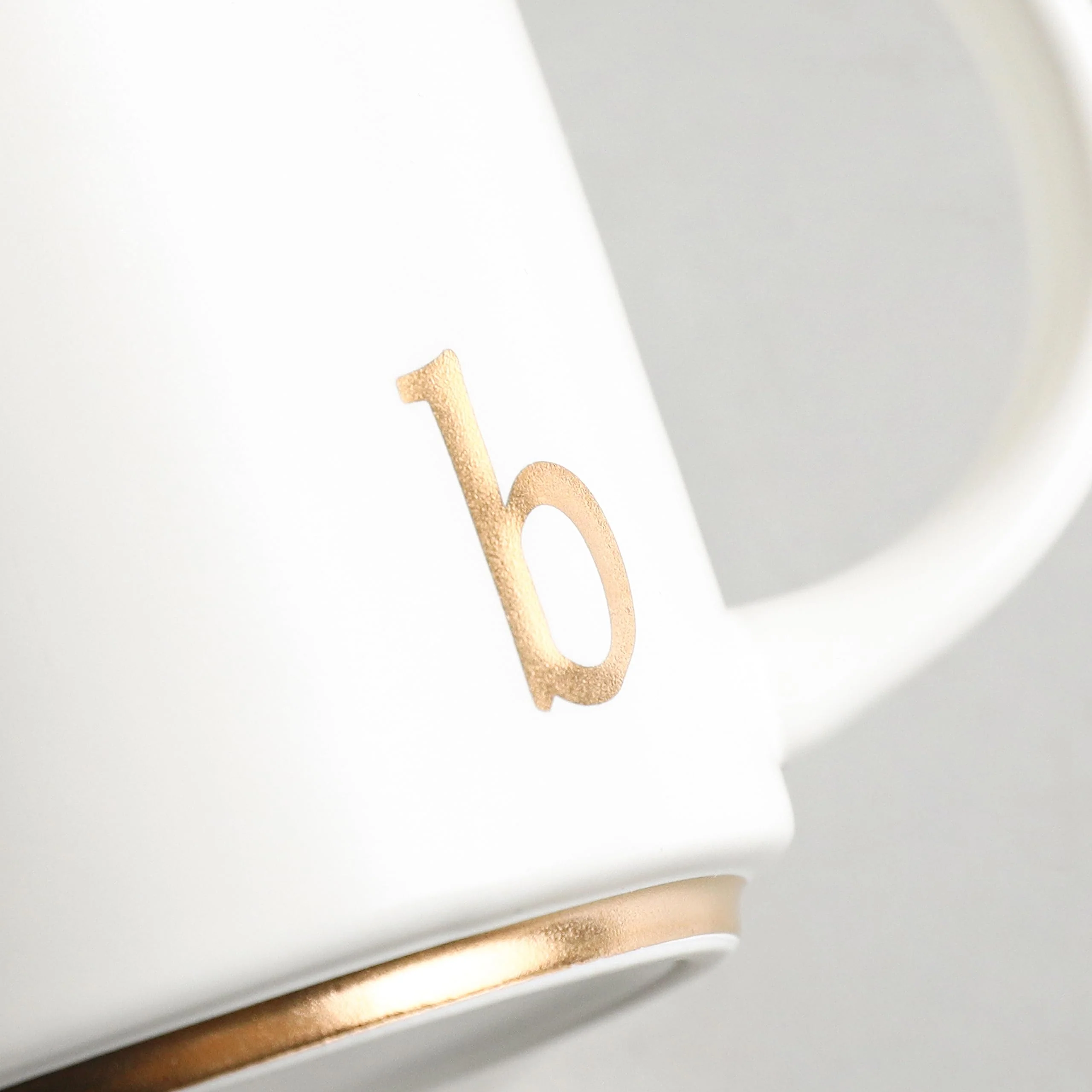 COLLECTIVE HOME - Monogram Ceramic Mugs, 15 oz Golden Initial Coffee Cups, Elegant Alphabet Tea Mugs, Elegant Personalized Mug with Gift Box, Luxurious Cups for Office and Home (b) - Image 4