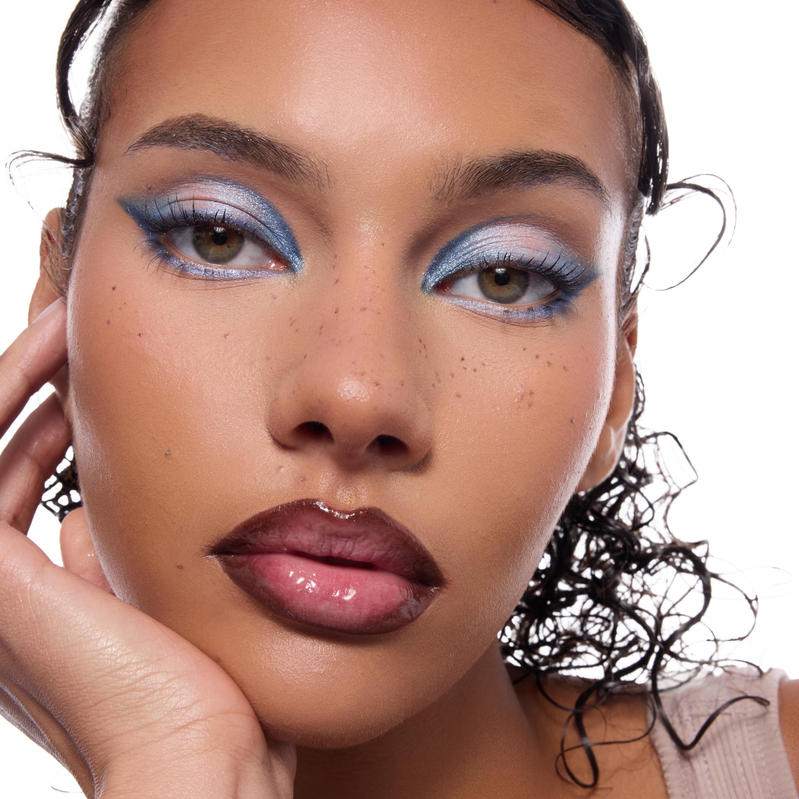 ColourPop Freckle Pen - Long-Lasting Faux Freckle Makeup with a Buildable Customizable Color - Natural Looking Fake Freckles with Soft Felt Tip Applicator - Soft Brown (0.03 oz) - Image 5