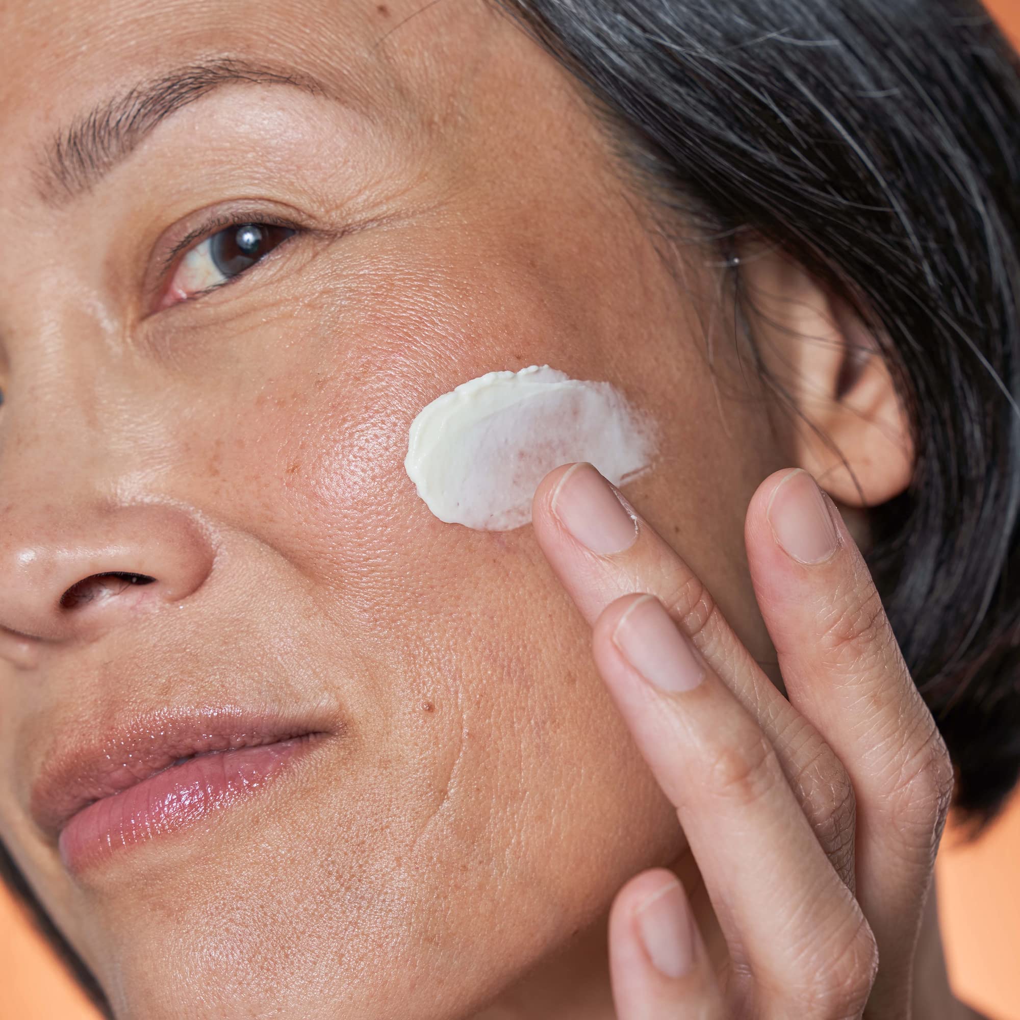 Dr Dennis Gross Advanced Retinol + Ferulic Intense Wrinkle Cream | Intensely Hydrating to Visibly Transform Skin and Repair the Moisture Barrier | 2 oz - Image 5