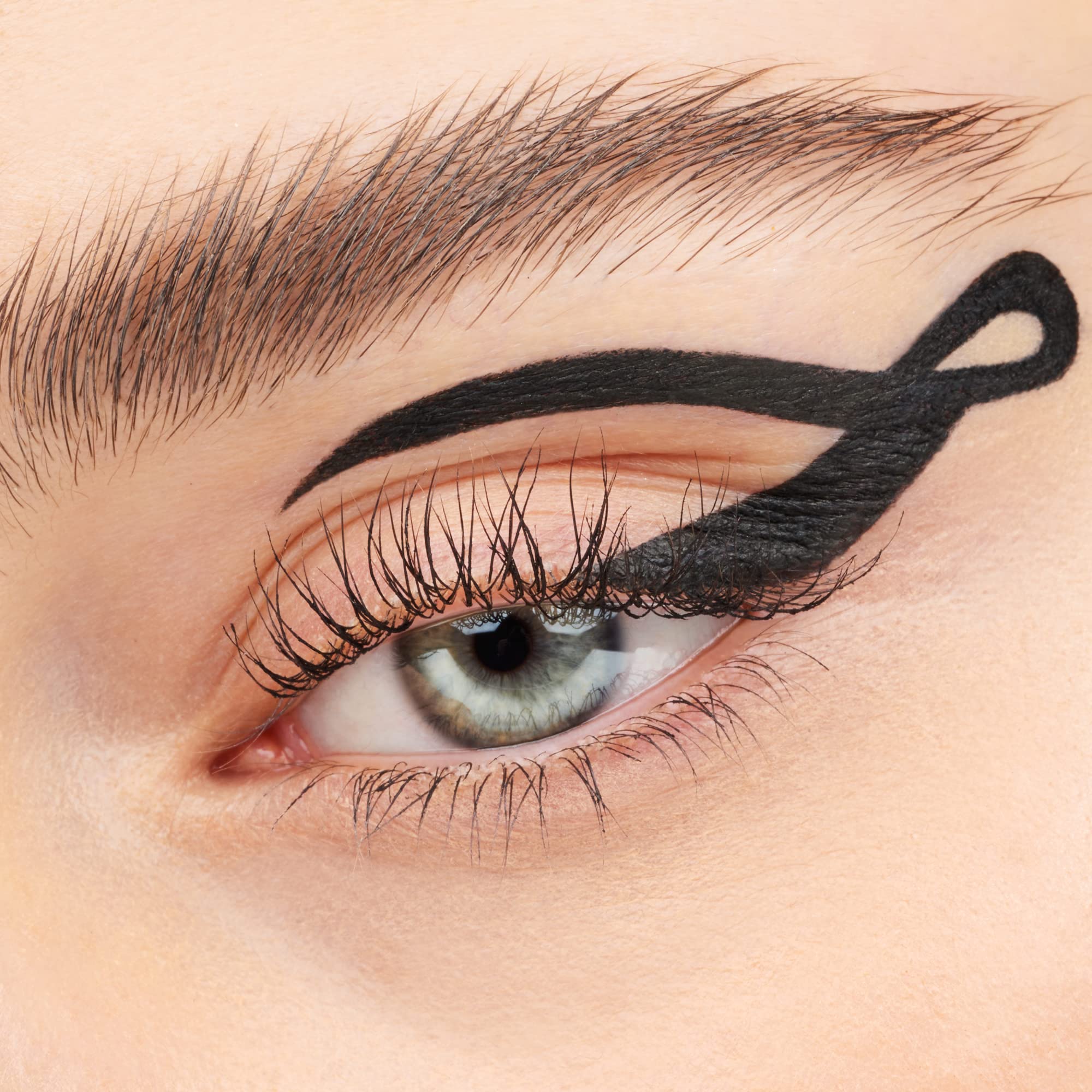 essence | Stay & Play Gel Eyeliner | Super Soft Gel-like Texture | Waterproof & Longlasting | Vegan & Cruelty Free (01 Black Raven) - Image 7