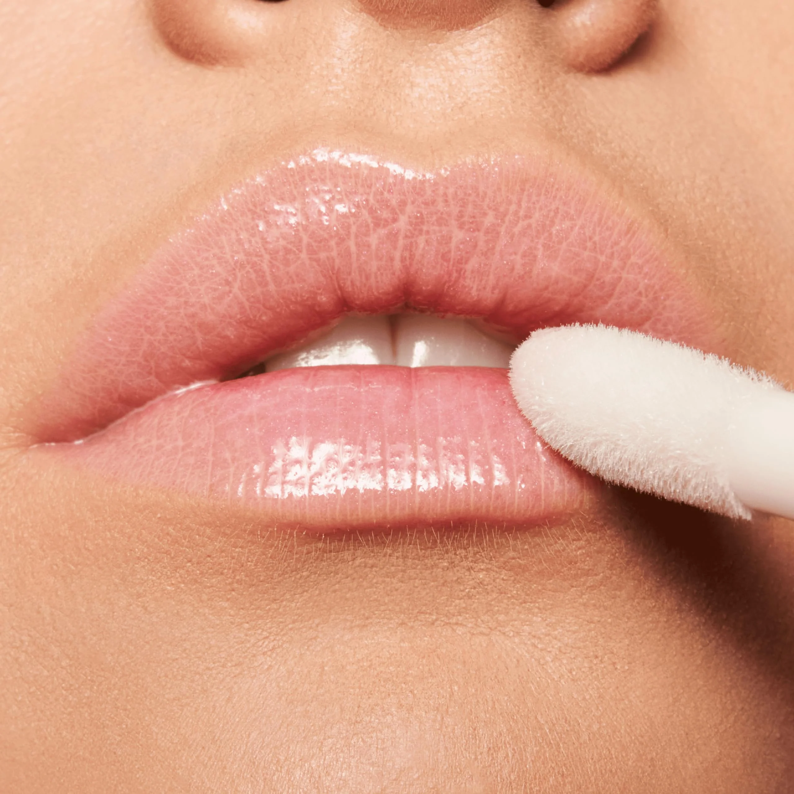 essence | The Super Balm Glossy Lip Treatment | 10 Hour Hydrating Lip Balm for Glossy Finish with Shea Butter & Vitamin E | Vegan & Cruelty Free - Image 7