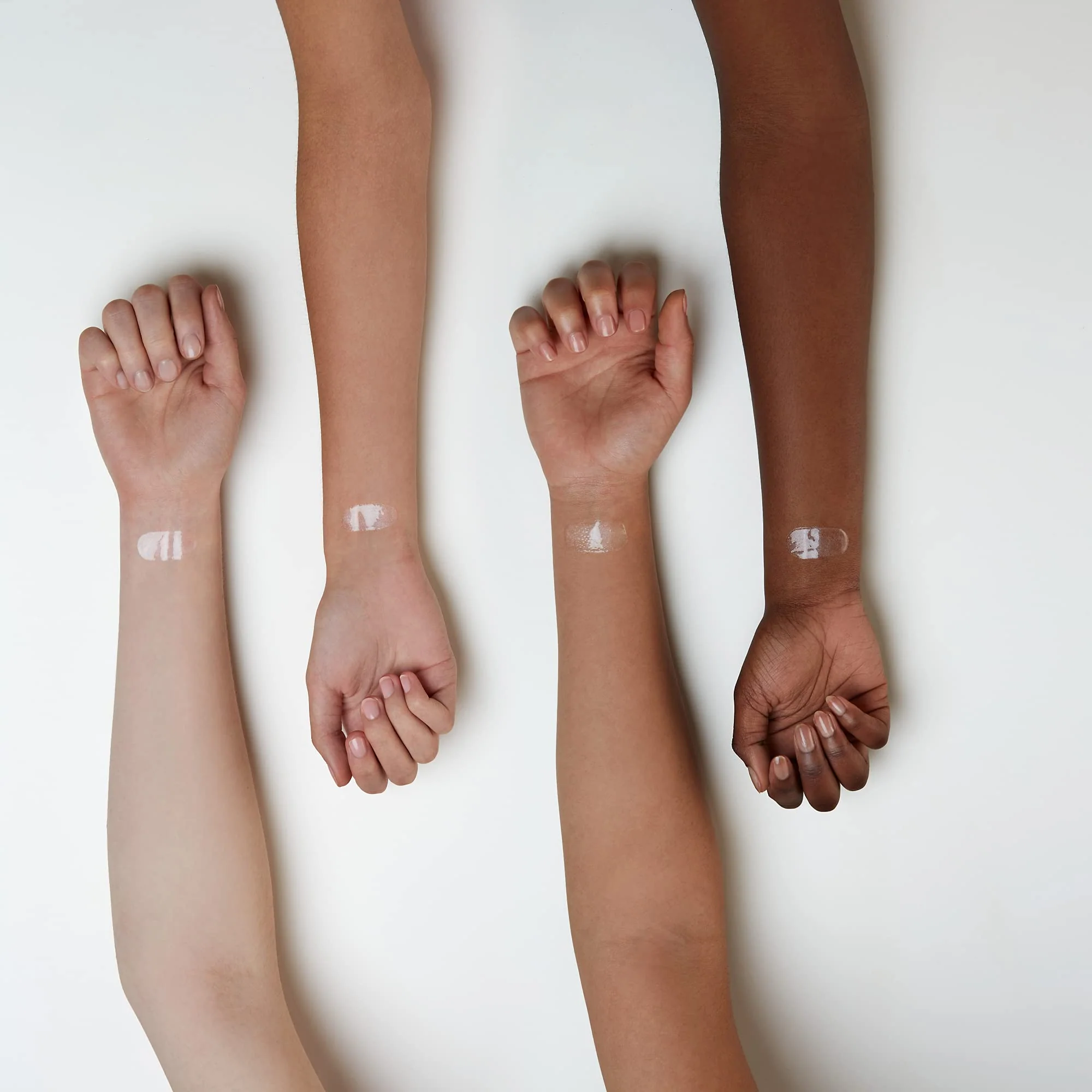 essence | What the Fake! Plumping Lip Filler | Lip Gloss for Full, Voluminous Lips | Translucent Pearly Finish | Vegan & Cruelty Free, Gluten Free, Paraben Free - Image 4