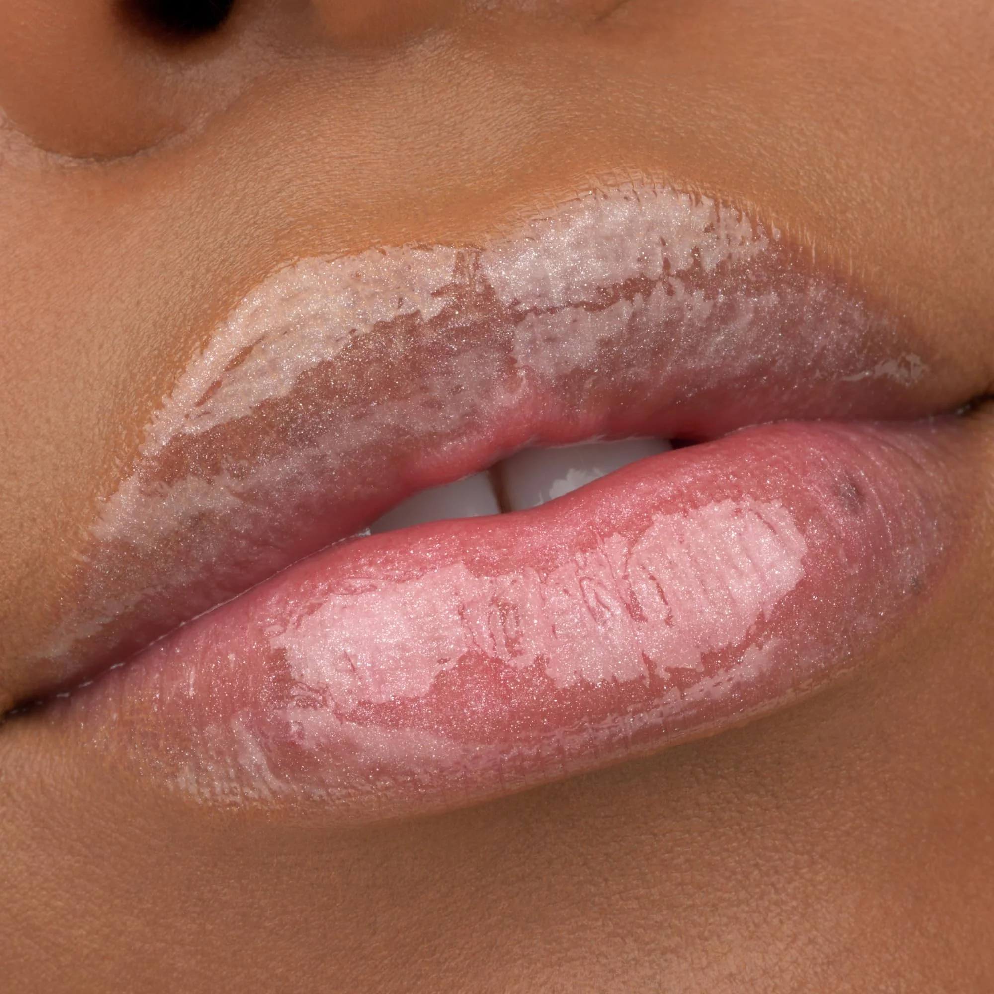 essence | What the Fake! Plumping Lip Filler | Lip Gloss for Full, Voluminous Lips | Translucent Pearly Finish | Vegan & Cruelty Free, Gluten Free, Paraben Free - Image 6