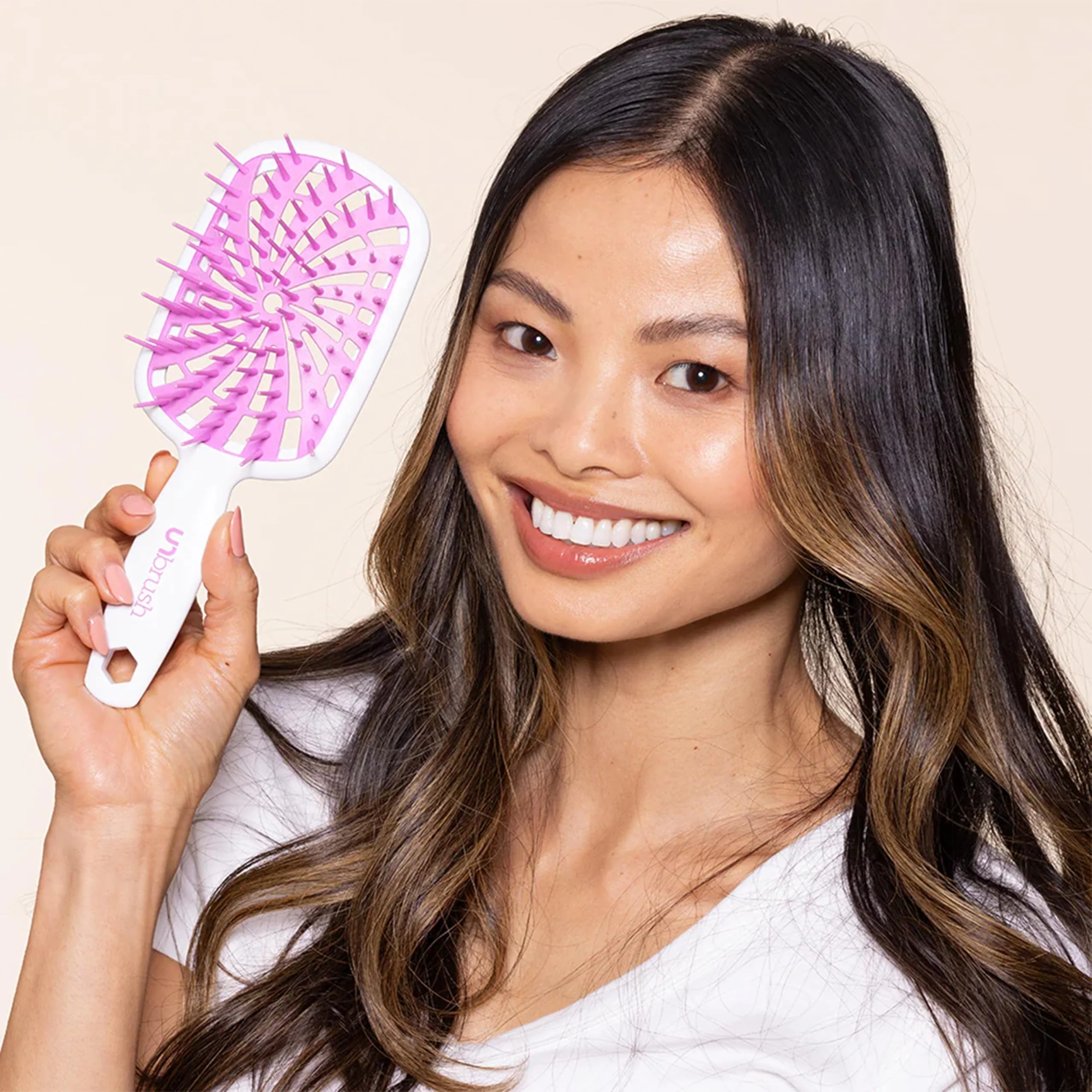 FHI Heat UNbrush Plus — Curly Hair Brush for Gentle & Effective Detangling on Wet or Dry Fragile Hair Types — Detangler Brush w/ 84 UltraFlex Bristles, Ultra-light, Vented, Anti Static Hairbrush - Image 2
