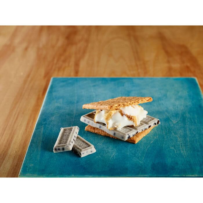HERSHEY'S COOKIES 'N' CREME King Size Candy, Bulk, Individually Wrapped, 2.6 oz Bars (18 Count) - Image 5