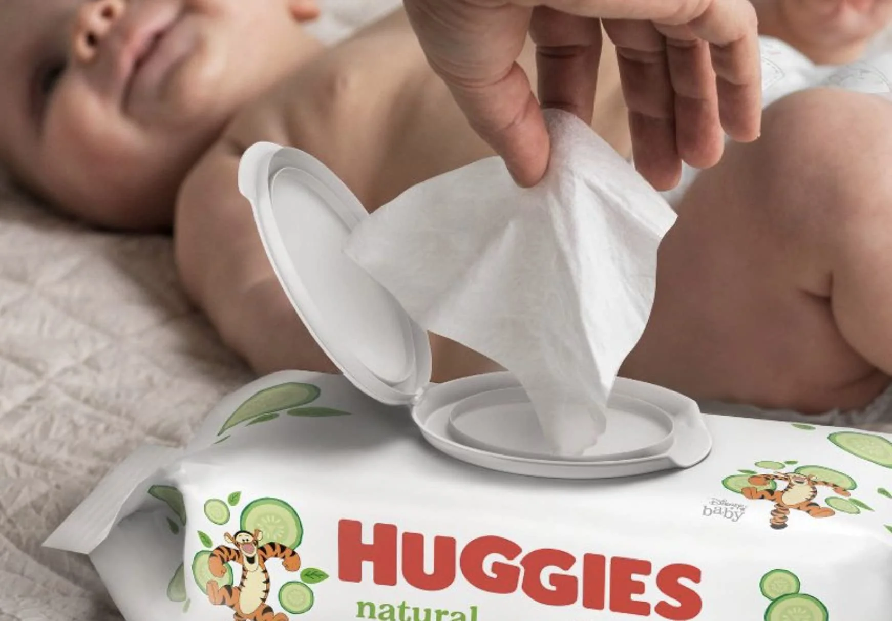 HUGGIES Refreshing Clean Baby Wipes, Disposable Soft Pack (8-Pack, 448 Sheets Total), Scented, Alcohol-Free, Hypoallergenic, Size 1 - Image 3