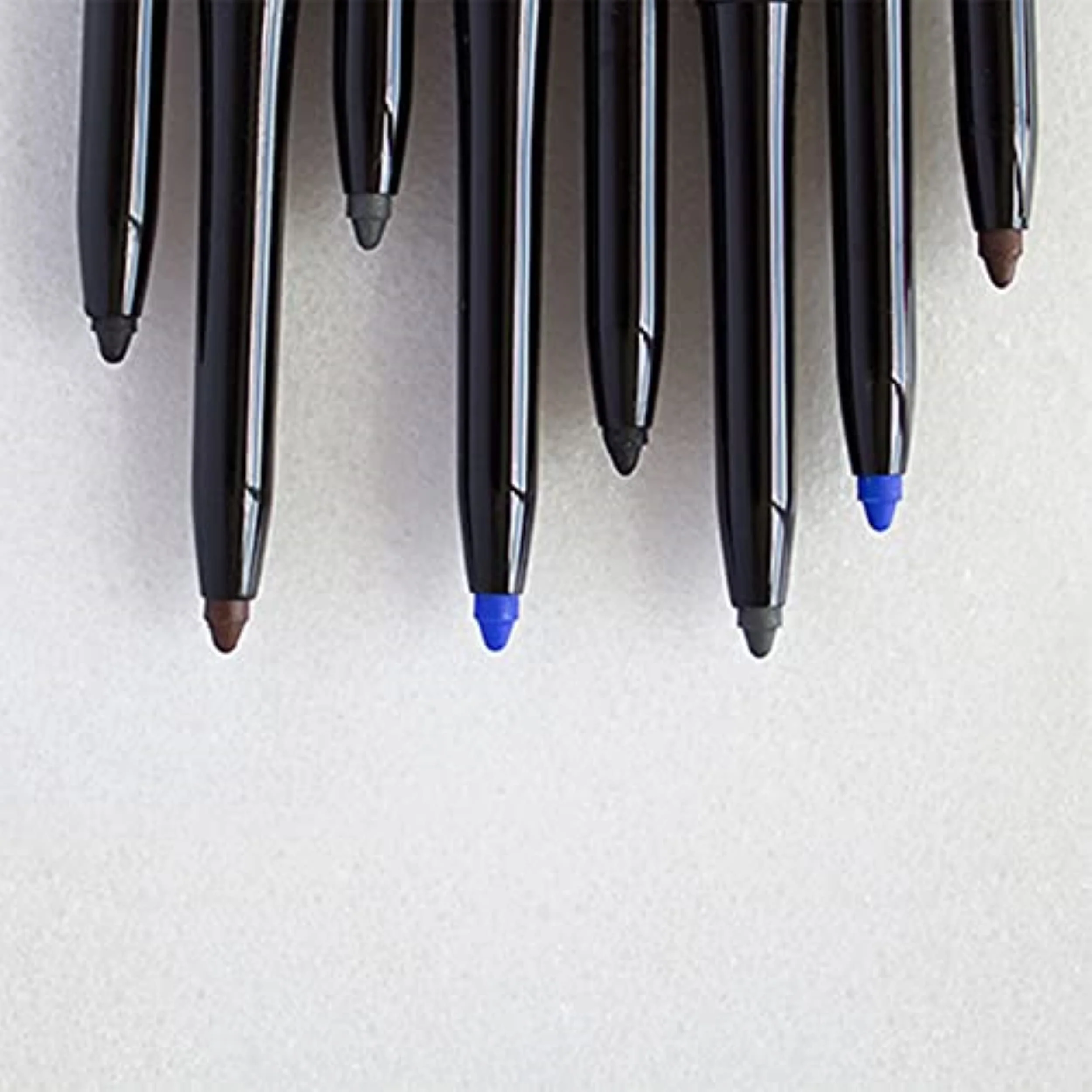 IDUN Minerals Creamy Eyeliner - Precision Pen for Flawless Eye Looks - Skin Nourishing Mineral Formula - Fine Tipped Point and Angled Smudging Tool for Sharp or Smoky Designs - 101 Lava - 0.012 oz - Image 4