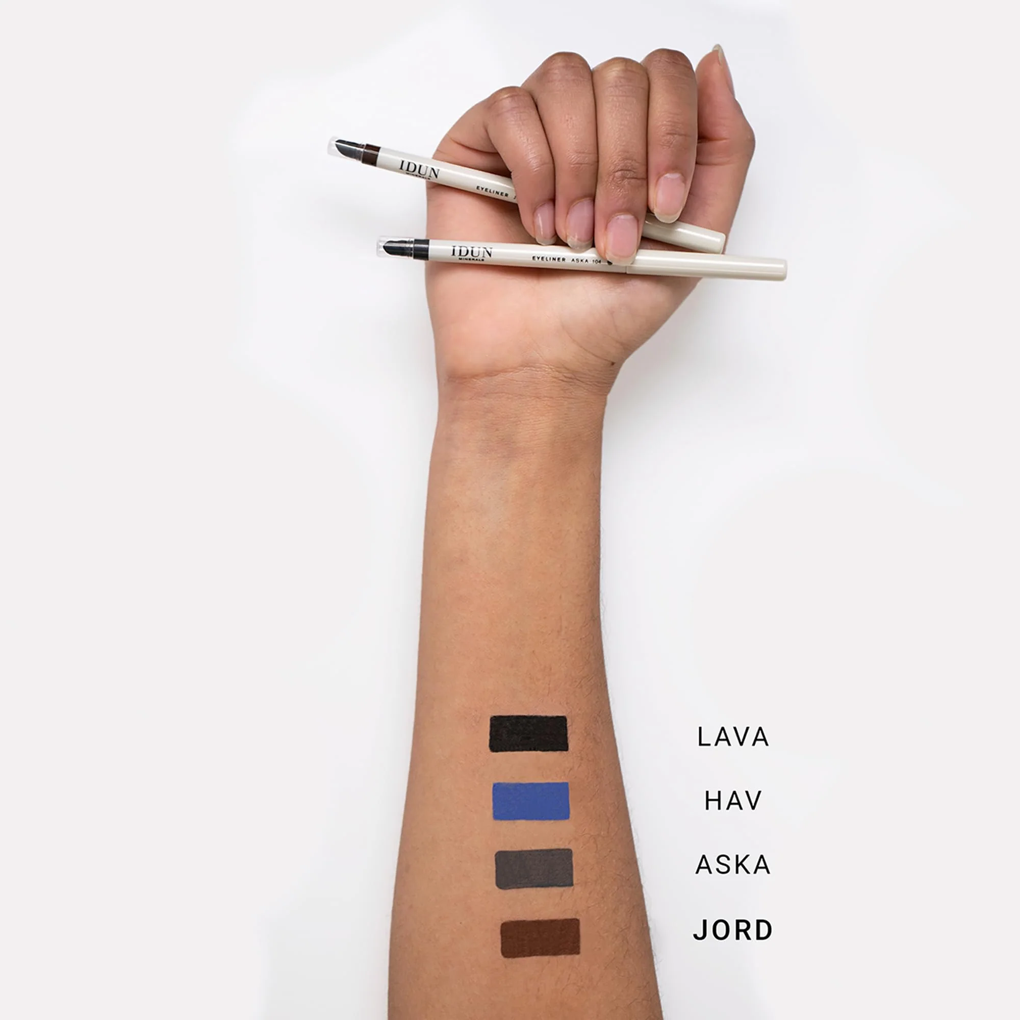 IDUN Minerals Creamy Eyeliner - Precision Pen for Flawless Eye Looks - Skin Nourishing Mineral Formula - Fine Tipped Point and Angled Smudging Tool for Sharp or Smoky Designs - 102 Jord - 0.012 oz - Image 6
