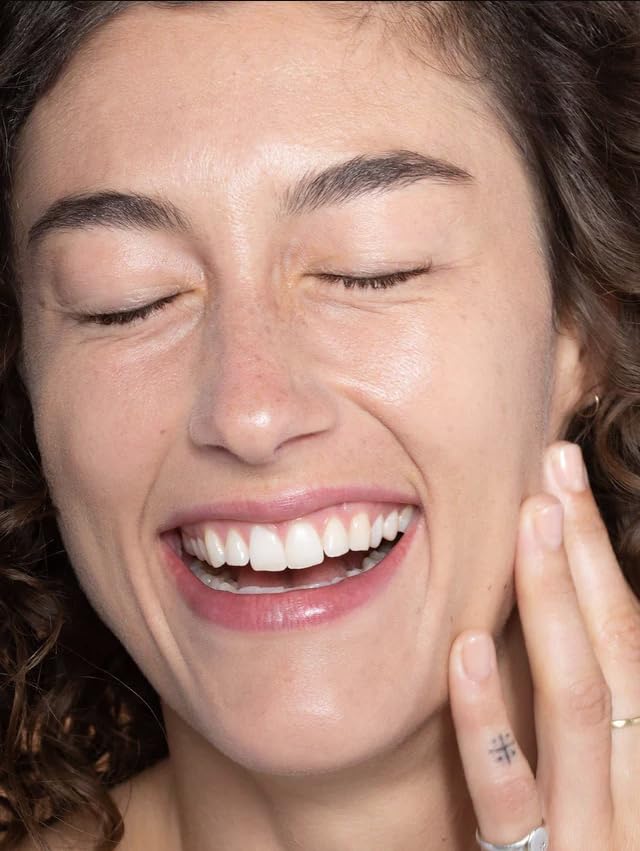 ILIA - Super Serum Skin Tint SPF 40 | Non-Comedogenic, Vegan, LIghtweight to Help Against Blue Light, + Pollution while Hydrating, Smoothing, + Refining (Diaz ST7, 1 fl oz | 30 ml) - Image 4