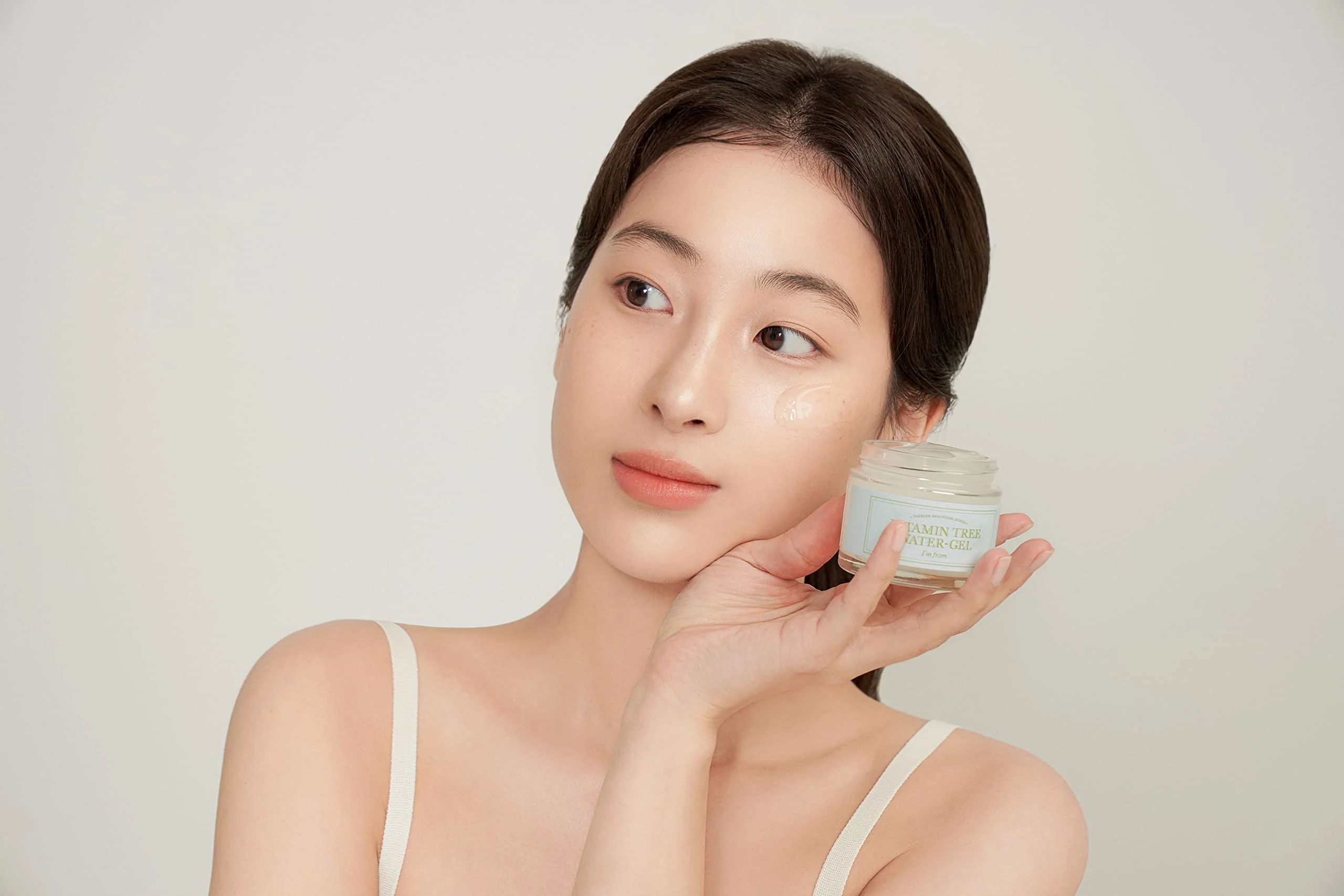 [I'm From] Vitamin Tree Water Gel 75g, Vitamin C, B3, Vitamin Water 68%, Niacinamide, Cool sensation, Moistuizing, Organic moisturizer - Image 3