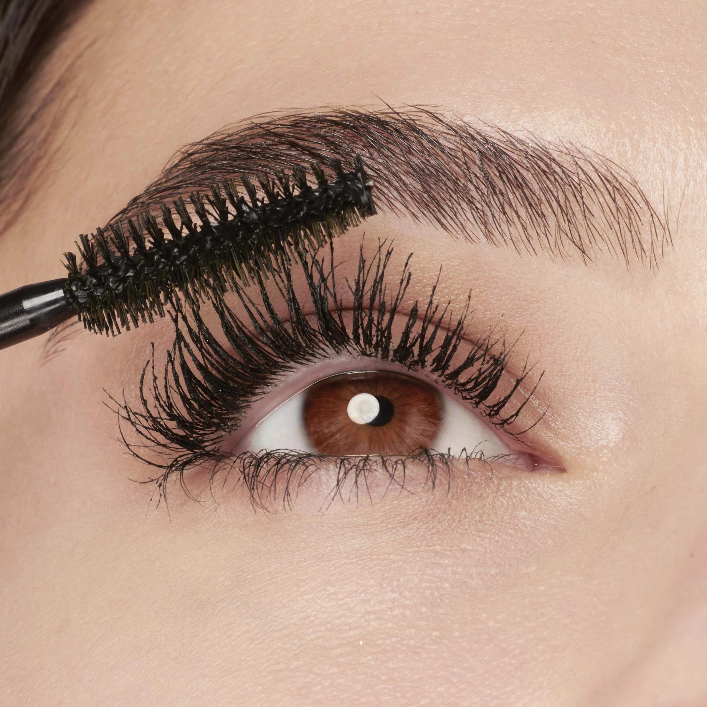 Maybelline Volum' Express Colossal Washable Mascara Makeup, Classic Black Mascara, 1 Count - Image 5