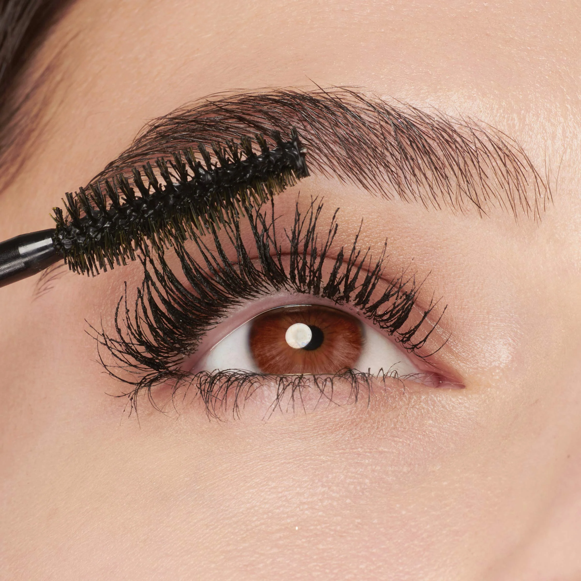 Maybelline Volum' Express Colossal Washable Mascara Makeup, Volumizing, Glam Black, 1 Count - Image 4
