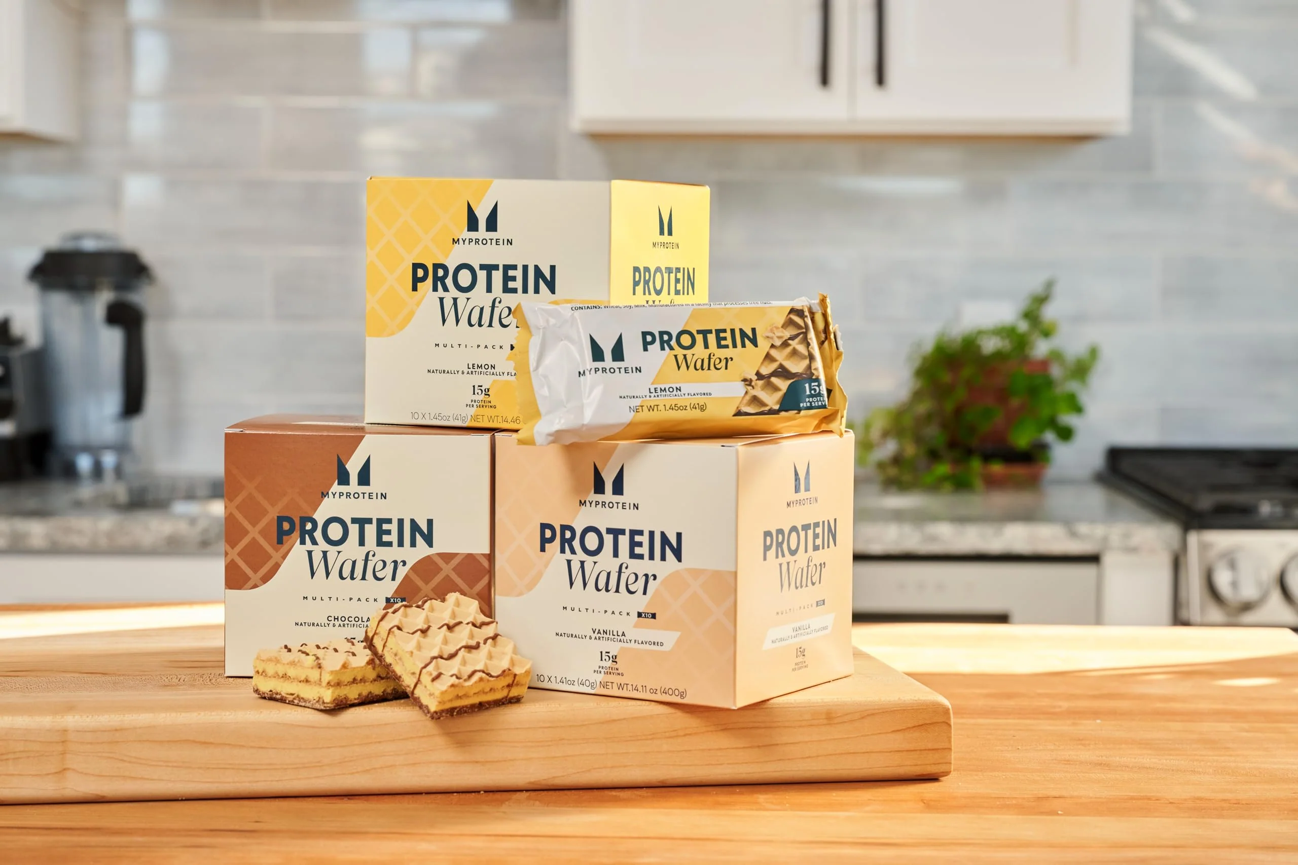 Myprotein Protein Bars, Crispy Protein Wafers, 15g High Protein Snacks, Box of 10 Chocolate Wafers Packs, Milk & Whey Protein Isolate, Light & Crunchy - Image 5