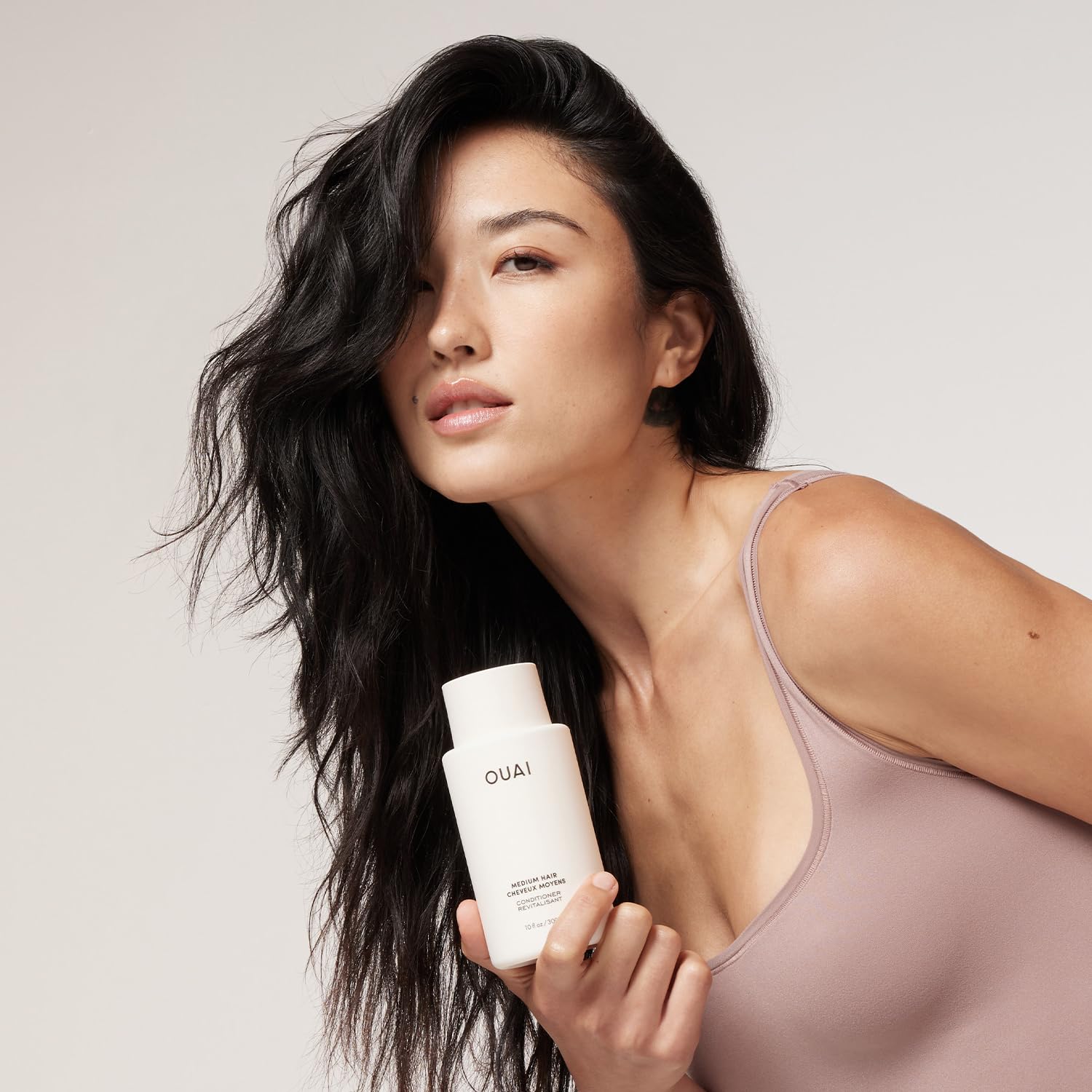 OUAI Medium Conditioner - Hydrating Hair Conditioner with Coconut Oil, Babassu Oil, and Keratin - Strengthens, Repairs and Adds Shine - Paraben and Phthalate Free Hair Care Products (10 Oz) - Image 8