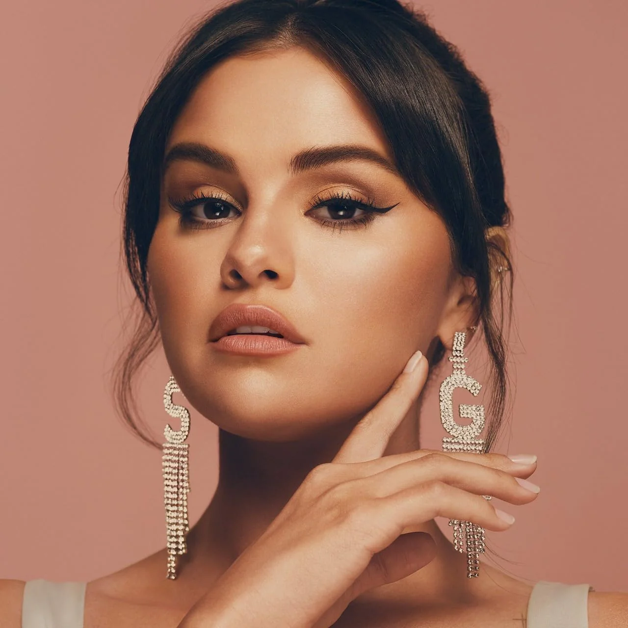 Rare Beauty by Selena Gomez Positive Light Silky Touch Highlighter Flaunt - Image 8