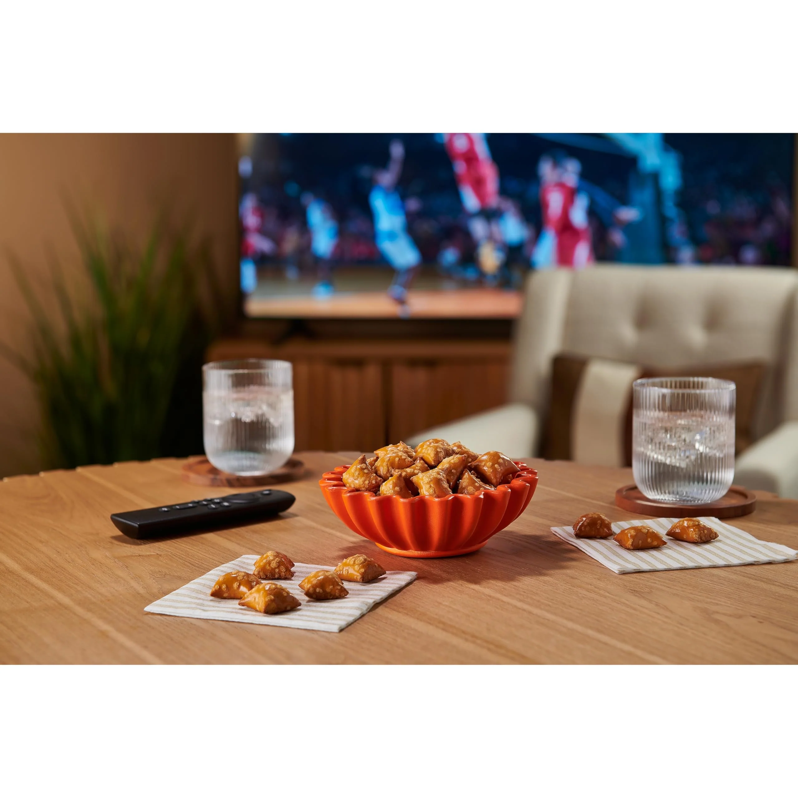 Reese's Filled Pretzels, Peanut Butter Pretzel Nuggets, Crunchy, Ready to Eat, Sweet and Salty Snack, 18oz Jar - Image 3