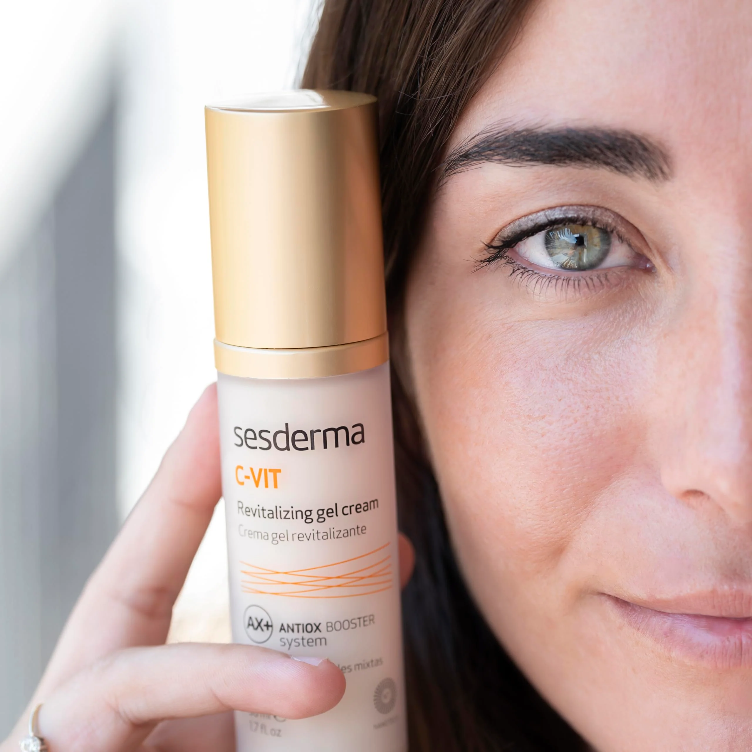Sesderma C-VIT Revitalizing Gel Cream, Powerful Antioxidant Gel Cream Infused with Vitamin C & Hyaluronic Acid for Youthful, Vibrant Skin, 1.7 fl oz - Image 4
