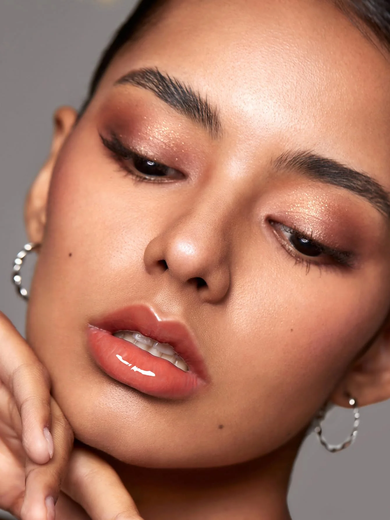 SHEGLAM Glaze Daze Lip Gloss Shiny Tinted Lip Gloss High Gloss Finish Plumping Lip Care Nourishing Not Easy to Fade Liquid Lip Cosmetics-Dark Peach - Image 4