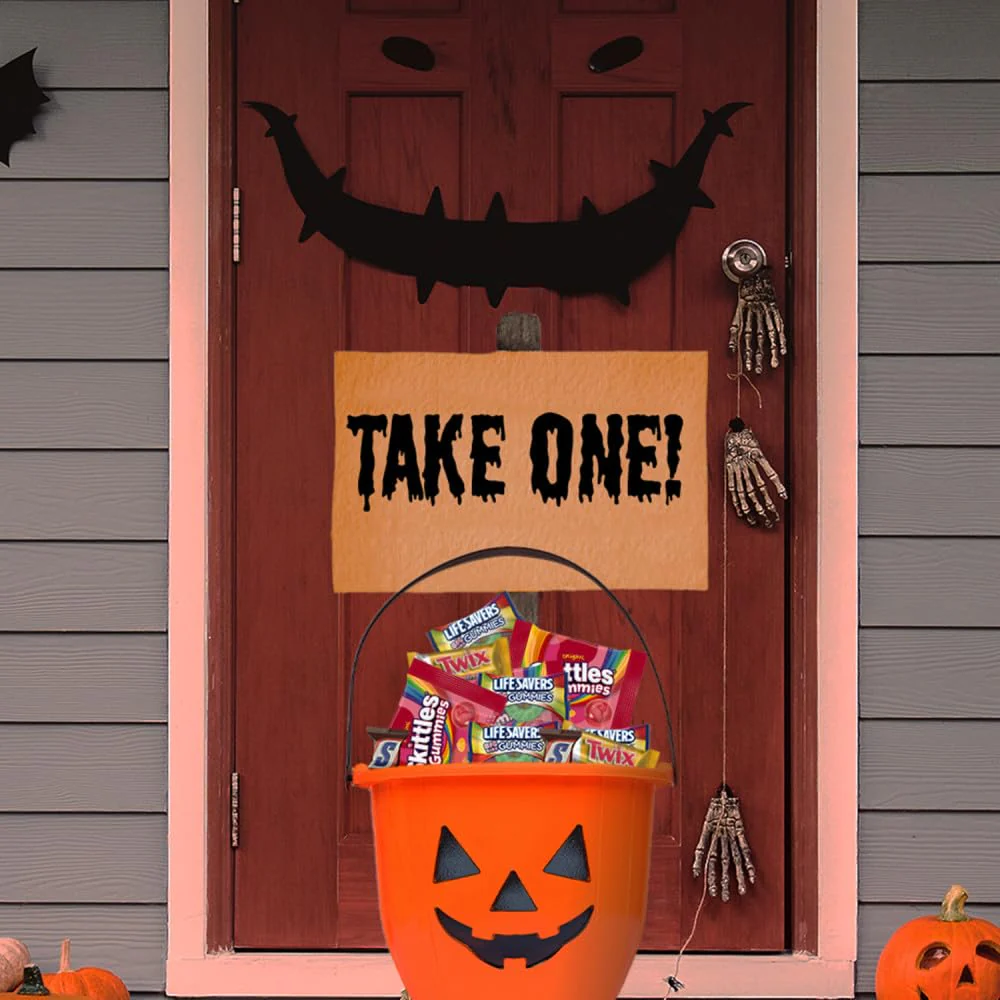 SNICKERS, SKITTLES Gummies, TWIX & LIFE SAVERS Halloween Gummies Fun Size and Mini Chocolate Candy Variety Pack, Halloween Candy Individually Wrapped, 55 Ct Bulk Bag - Image 5