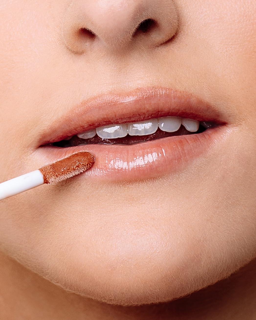 SPF50 Glow & Go Lip Oil: Lip Oil with SPF, Moisturizes and Protects Lips, 4.5ml in Coconut - Image 6