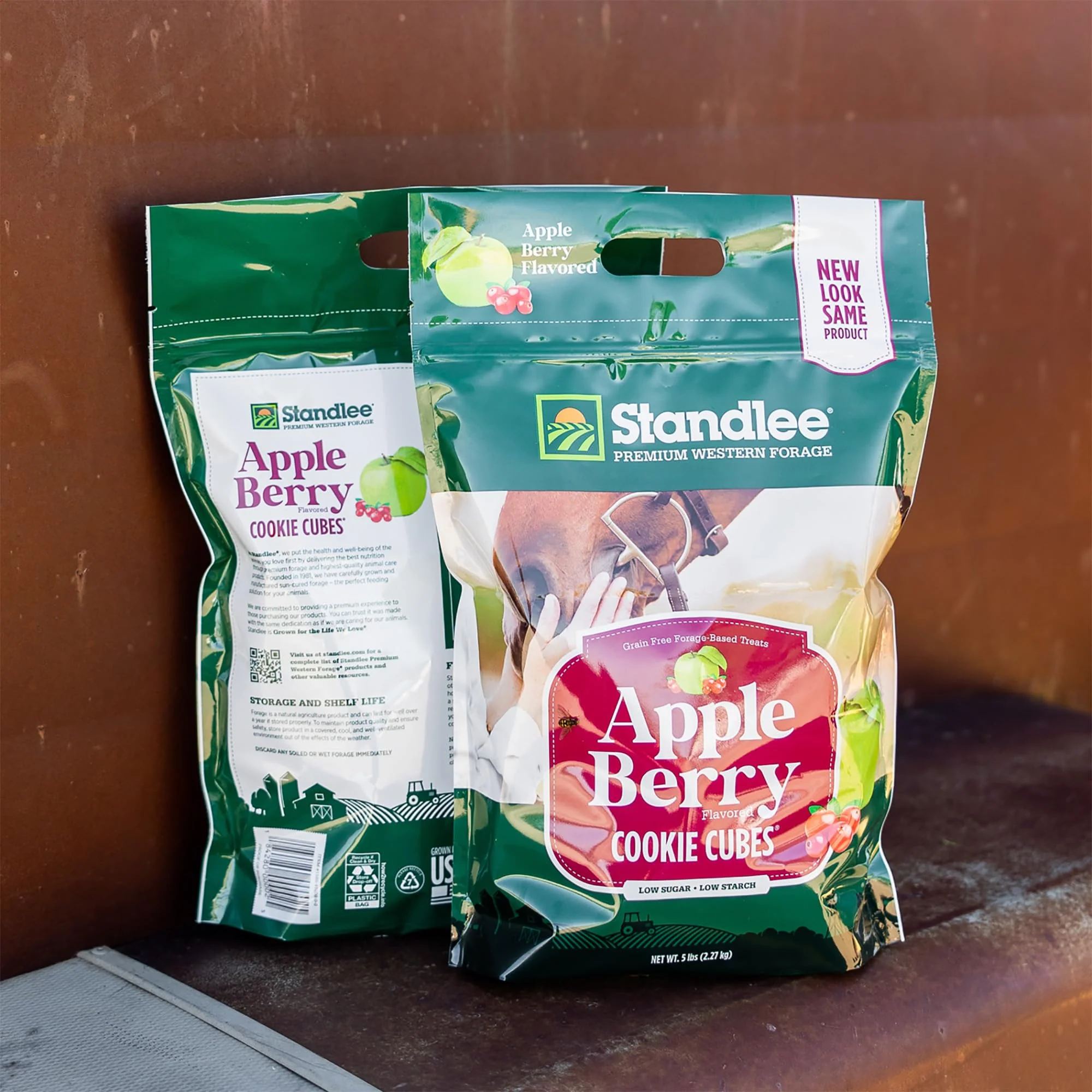 Standlee Apple Berry Cookie Cubes, Forage Based Horse Treat, 5lb - Image 3