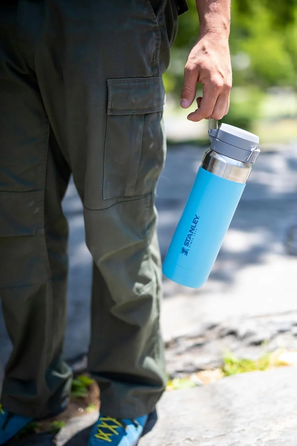 Stanley Quick Flip GO Water Bottle 24 oz | Push Button Lid | Leakproof and Packable for Travel and Sports | Insulated Stainless Steel | BPA-Free | Black 2.0 - Image 4