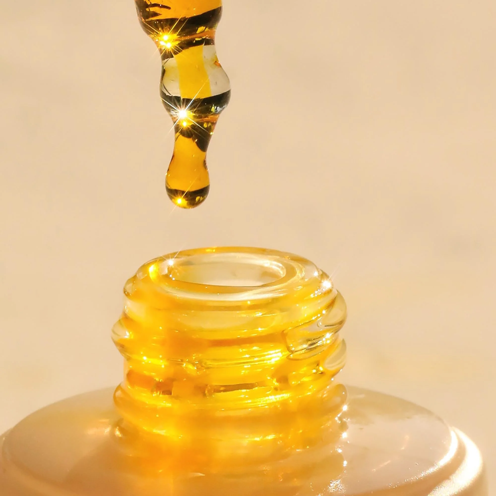 Summer Fridays Heavenly Sixteen Face Oil - All-In-One Hydrating Face Oil for Dry Skin - Made with a Restorative Blend of 16 Non-Comedogenic Oils to Help Condition and Plump Skin (1 Fl Oz) - Image 4