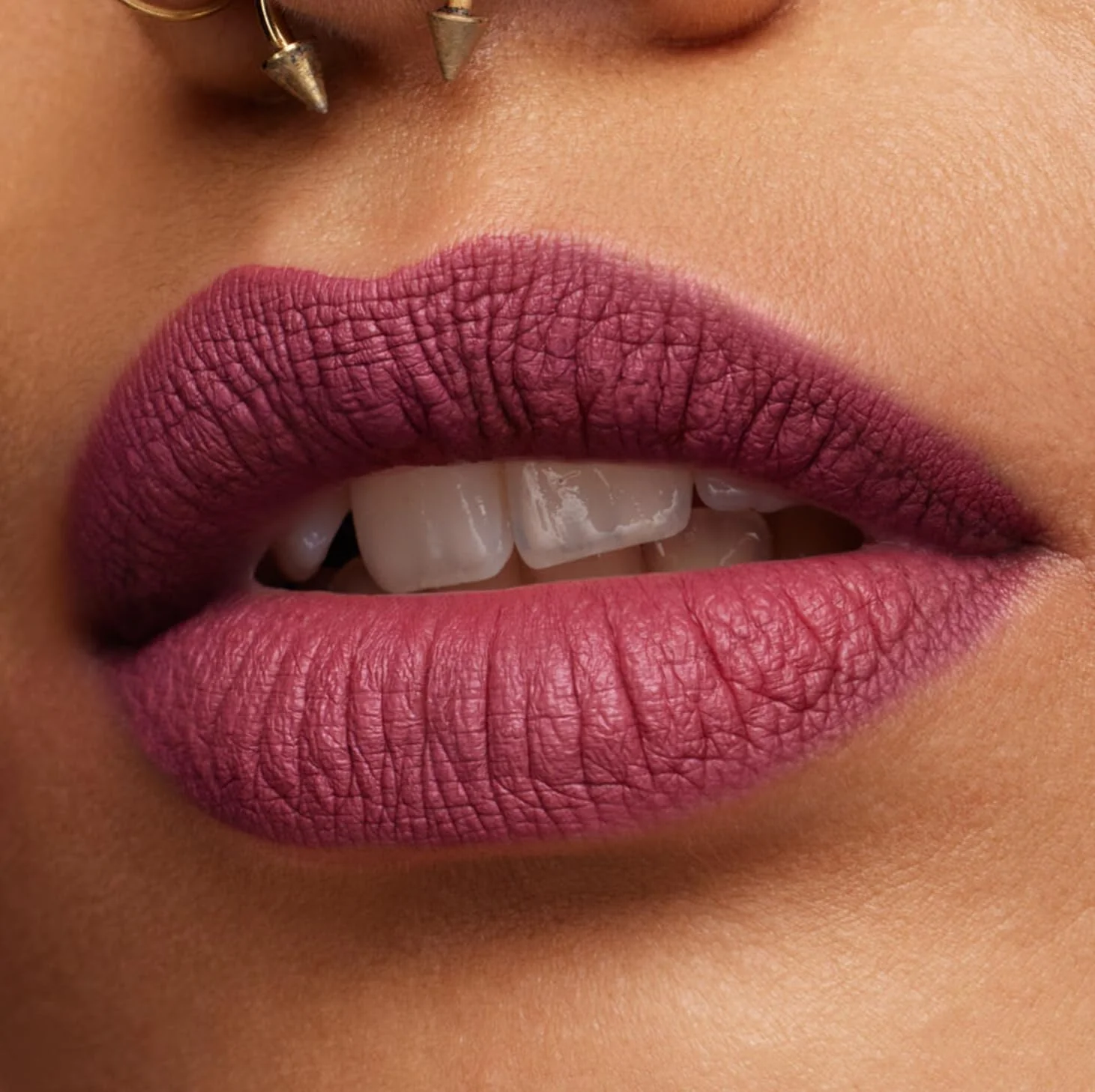 Trophy Wife - Huda Beauty Liquid Matte Lipstick - Image 3