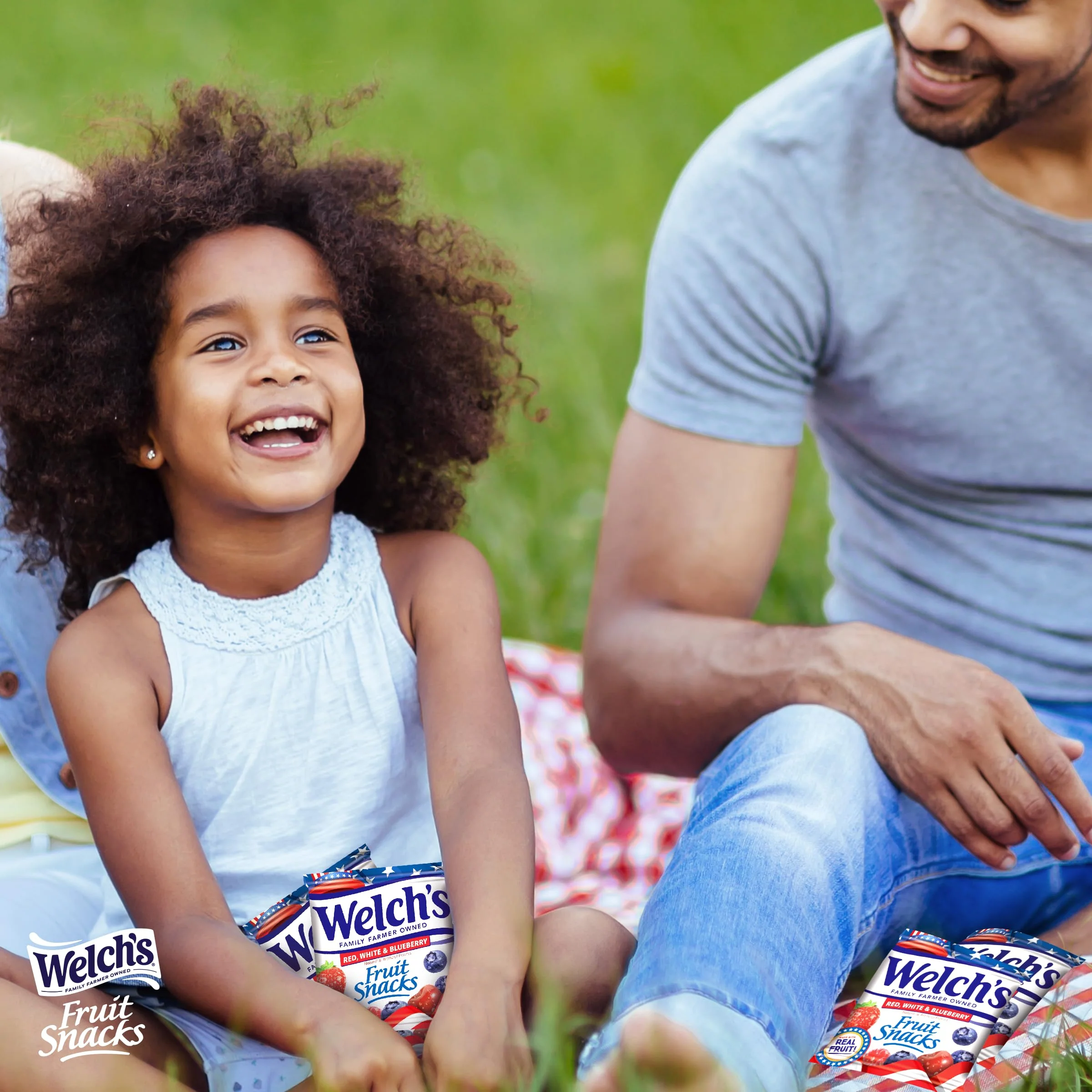 Welch's Fruit Snacks, Red, White & Blueberry, Great Snack for Summer Celebrations, Bulk Pack, Variety Pack, Individual Single Serve Bags, 0.5 Ounces (Pack of 26) - Image 3